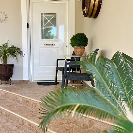 Lia'S Luxury Apartment - Near Airport Коропион Экстерьер фото