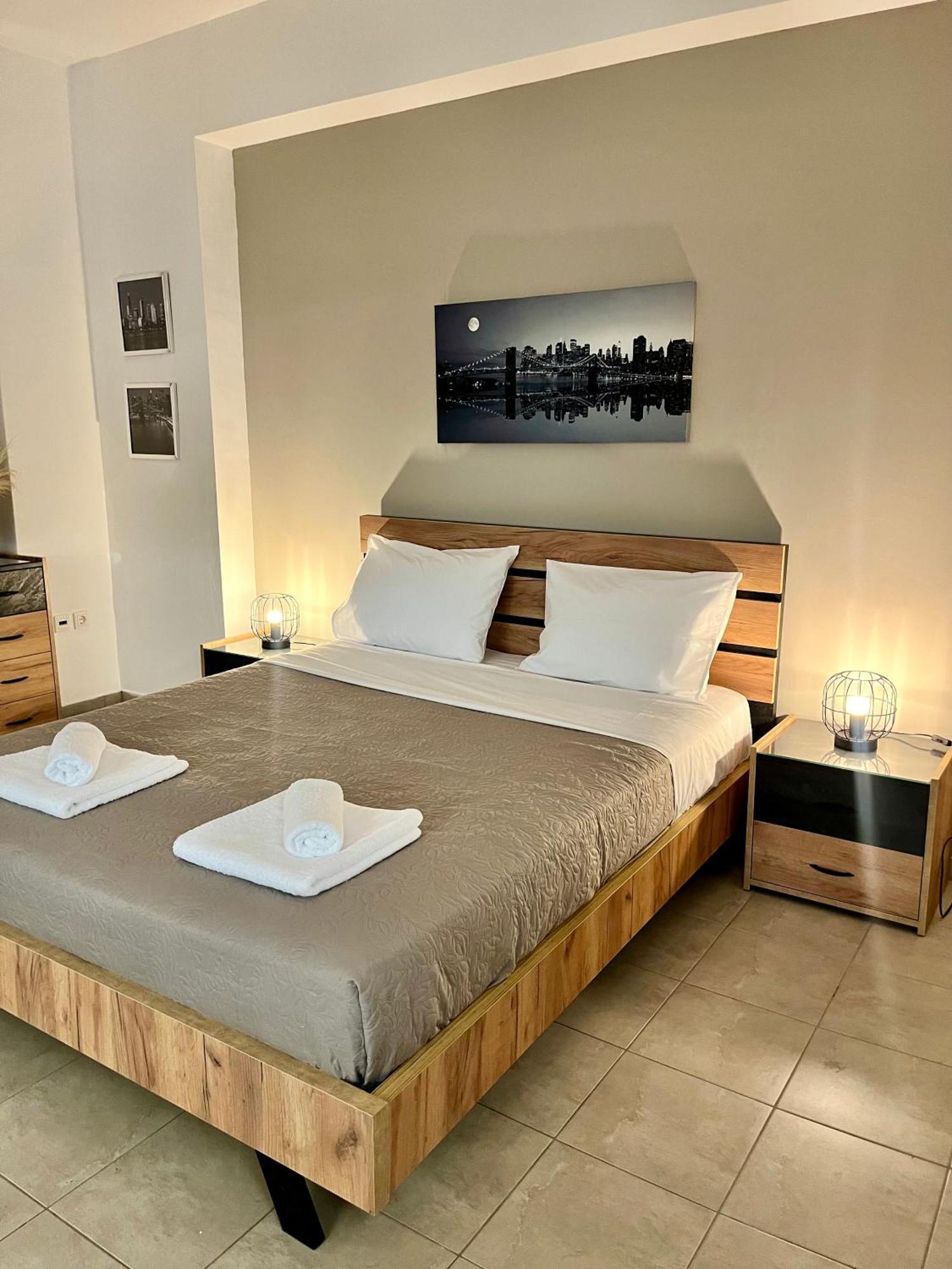 Lia'S Luxury Apartment - Near Airport Коропион Экстерьер фото