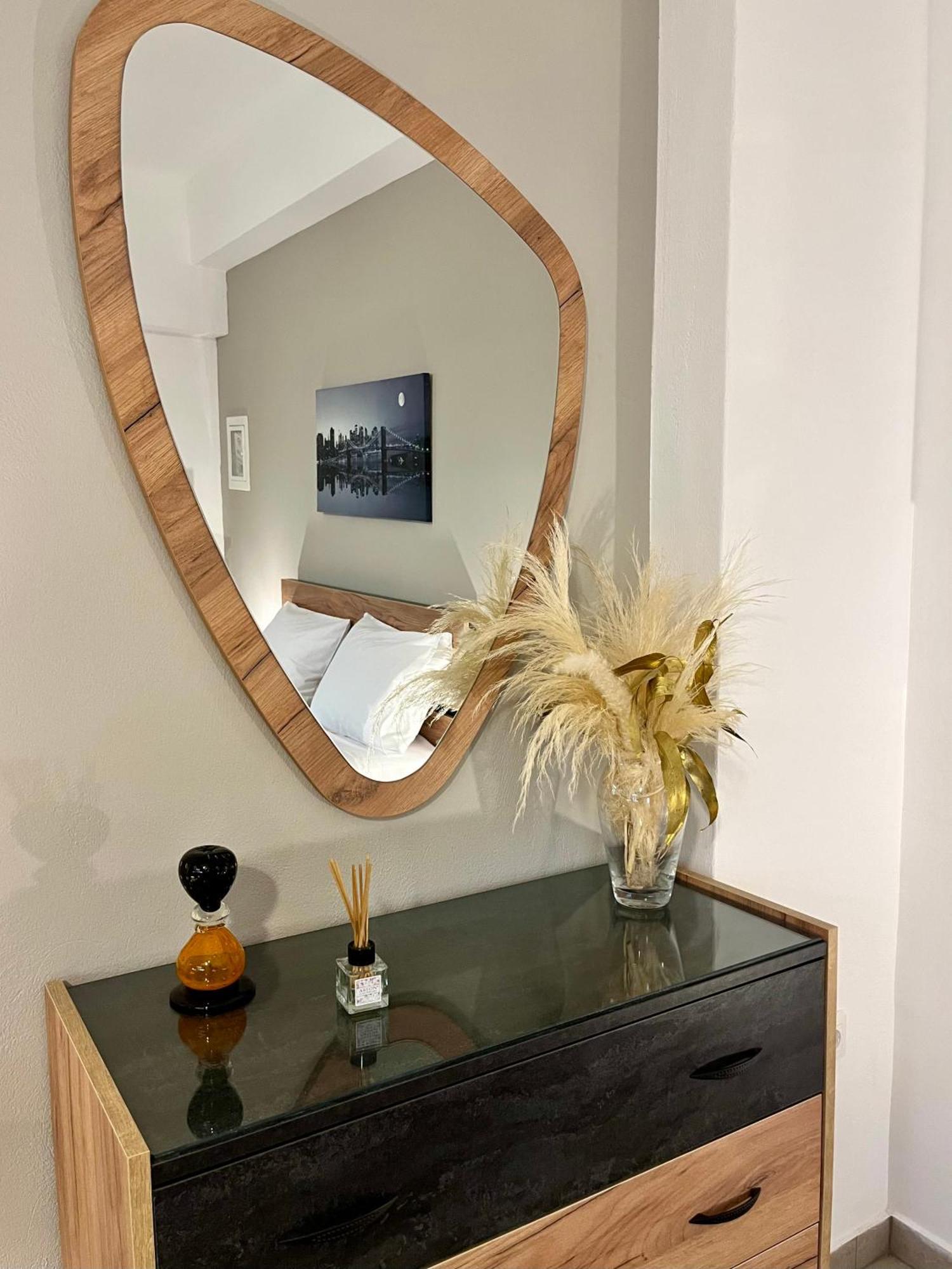 Lia'S Luxury Apartment - Near Airport Коропион Экстерьер фото