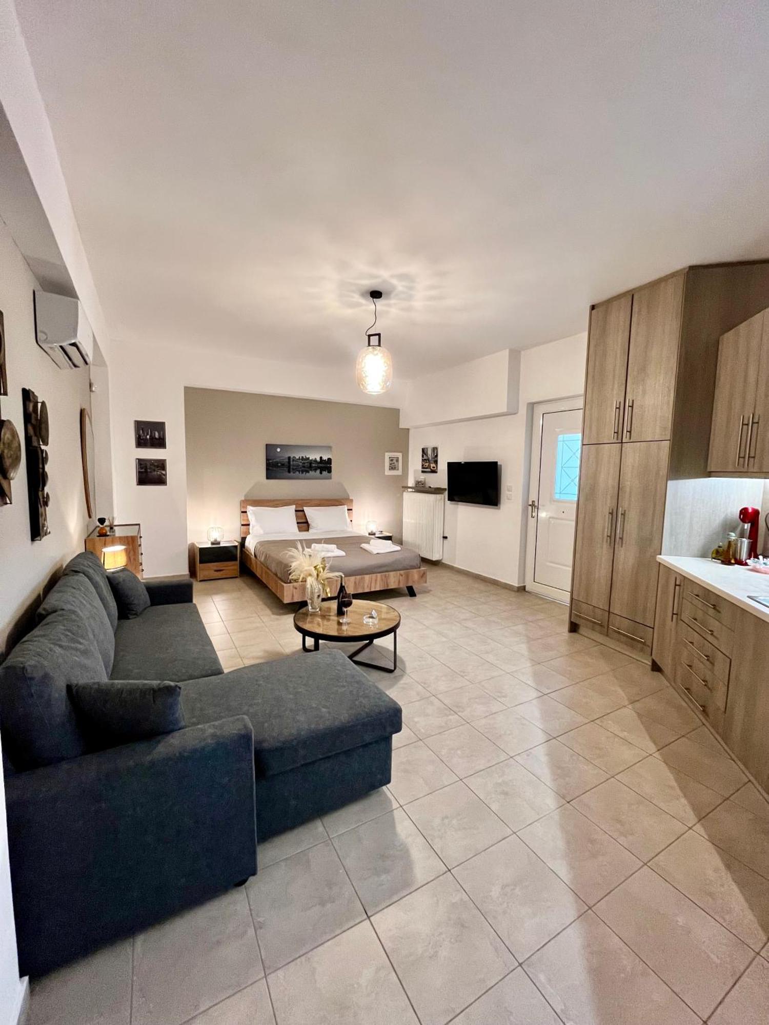 Lia'S Luxury Apartment - Near Airport Коропион Экстерьер фото