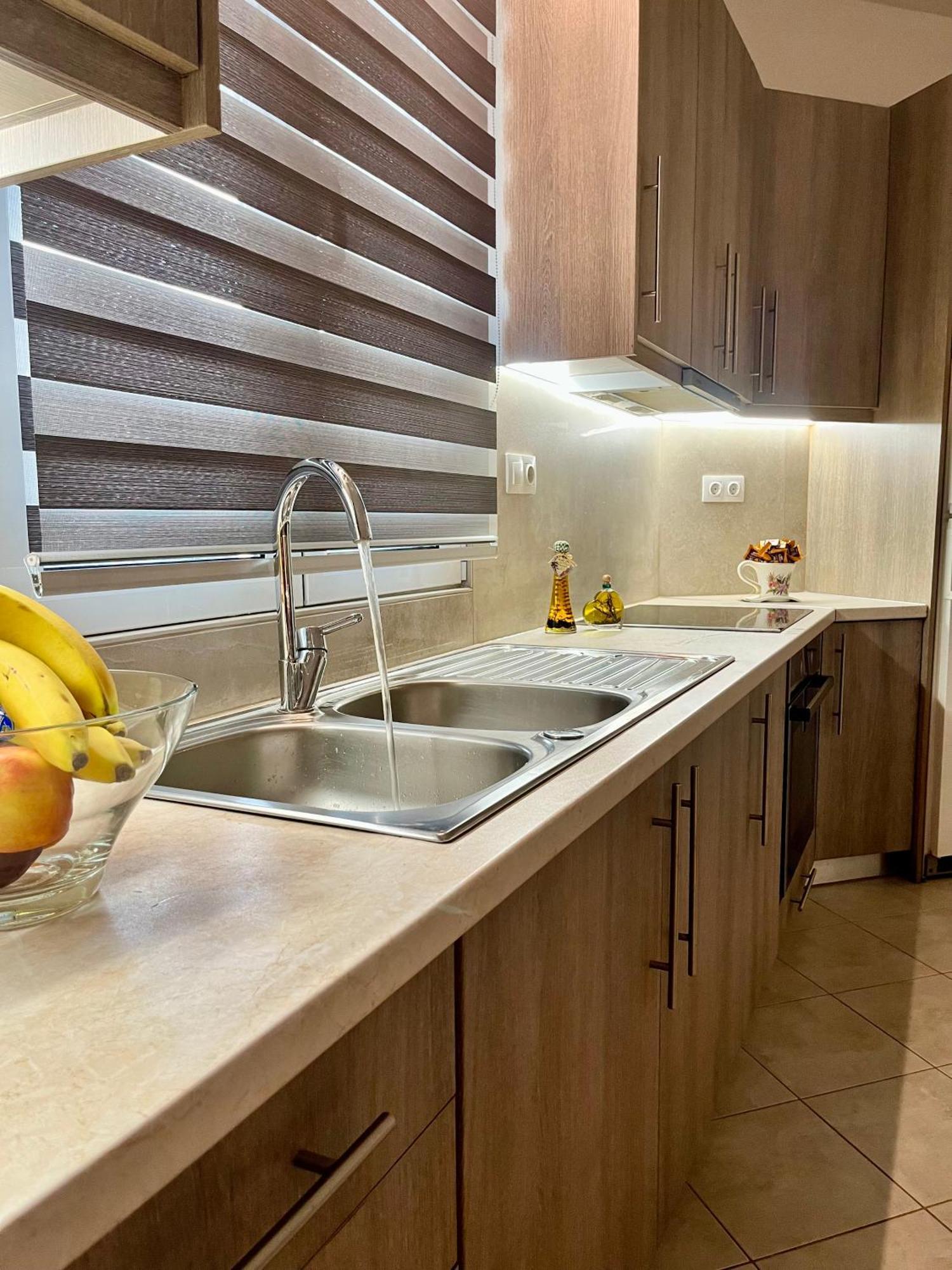 Lia'S Luxury Apartment - Near Airport Коропион Экстерьер фото