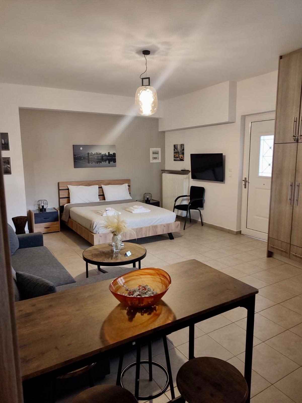 Lia'S Luxury Apartment - Near Airport Коропион Экстерьер фото