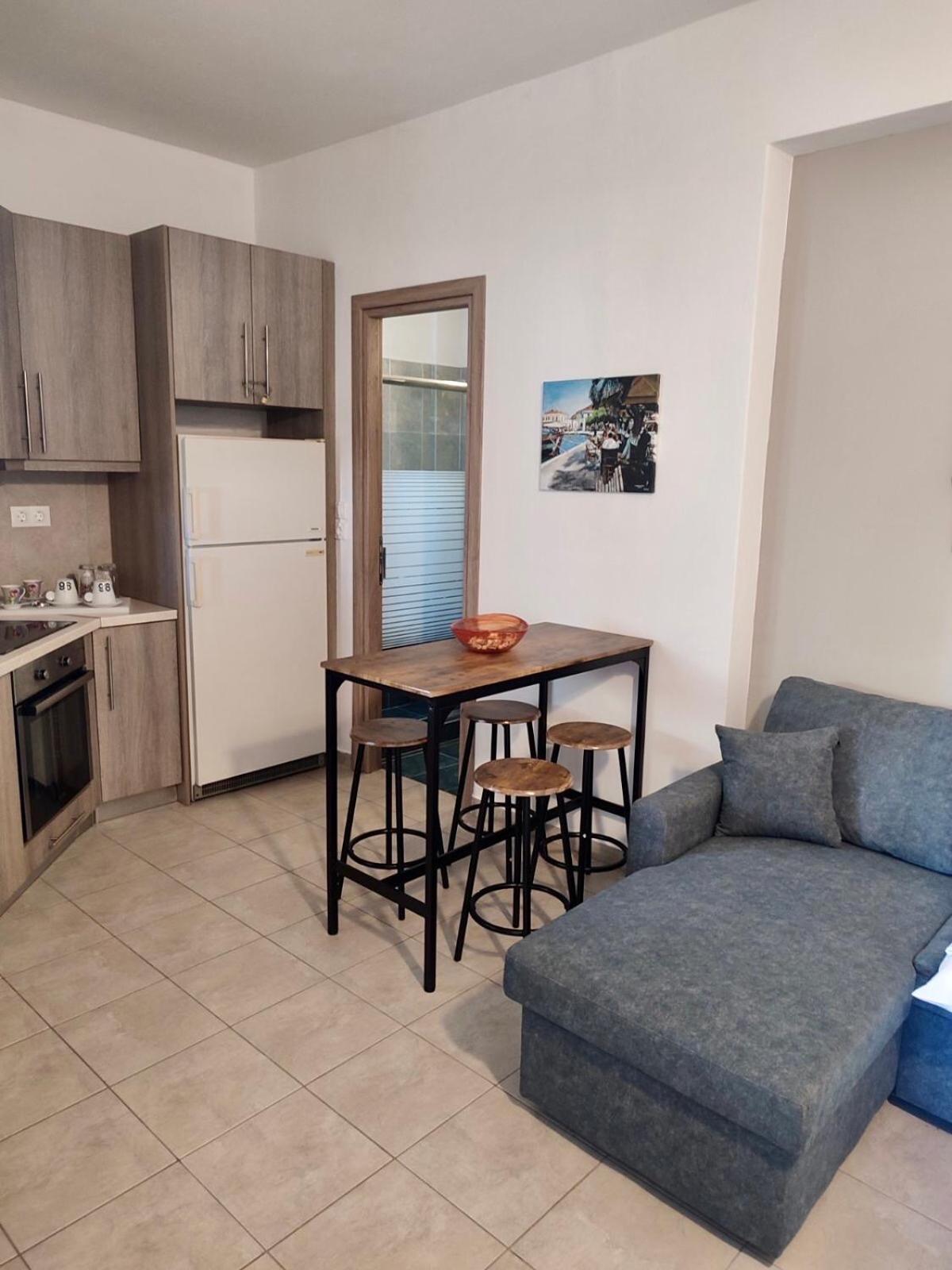 Lia'S Luxury Apartment - Near Airport Коропион Экстерьер фото